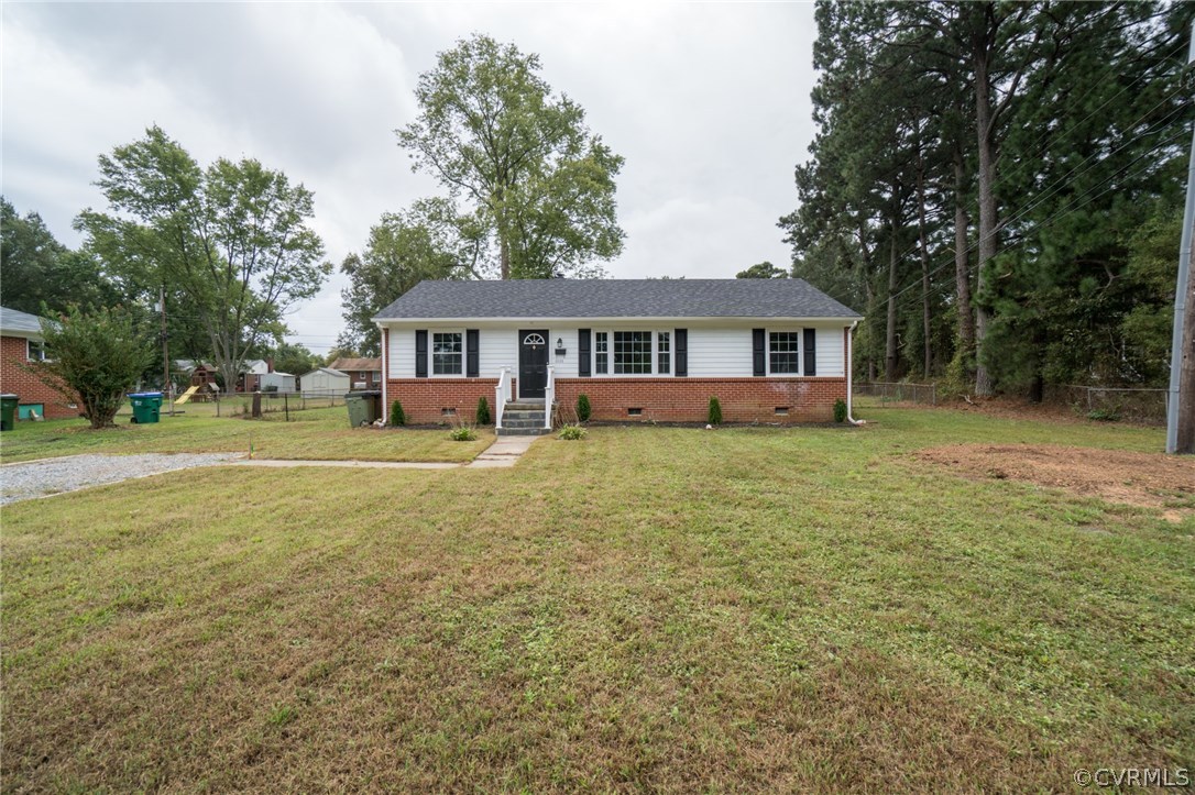5525 Jahnke Road Richmond, VA 23225 - Photo 2 of 35 a front view of house with yard and green space