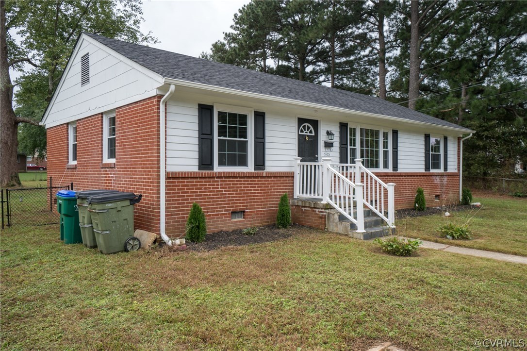 5525 Jahnke Road Richmond, VA 23225 - Photo 4 of 35 front view of a house with a yard