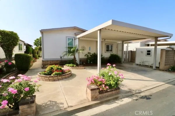 a view of a entryway front of house