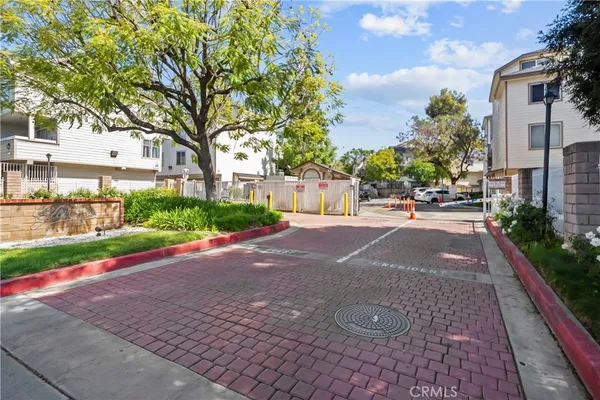 $349,999 | 11150 Glenoaks Boulevard, Unit 74, Pacoima, CA 91331