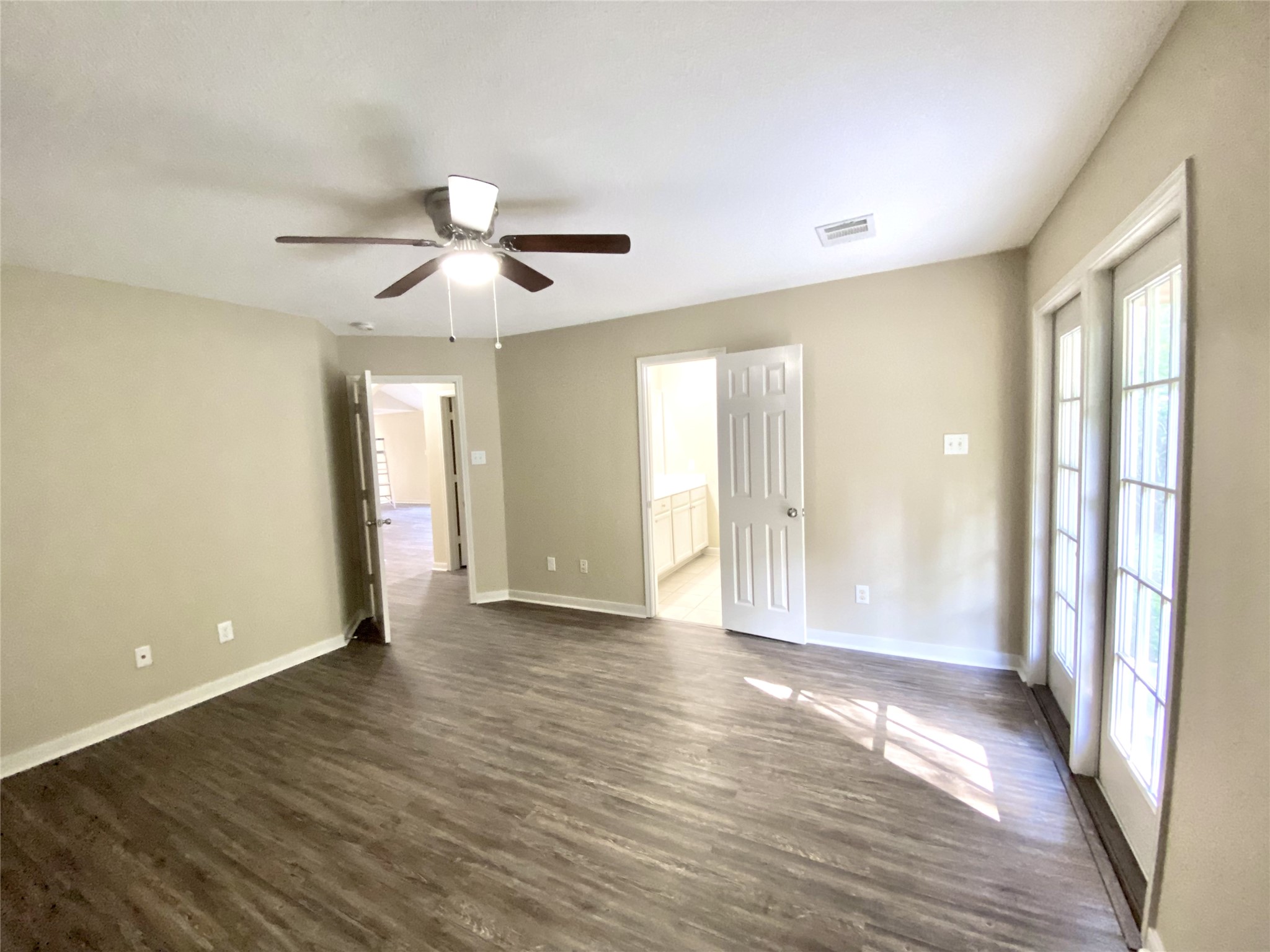 28922 San Bernard River Loop Spring, TX 77386 - Photo 8 of 31 a view of an empty room with a window