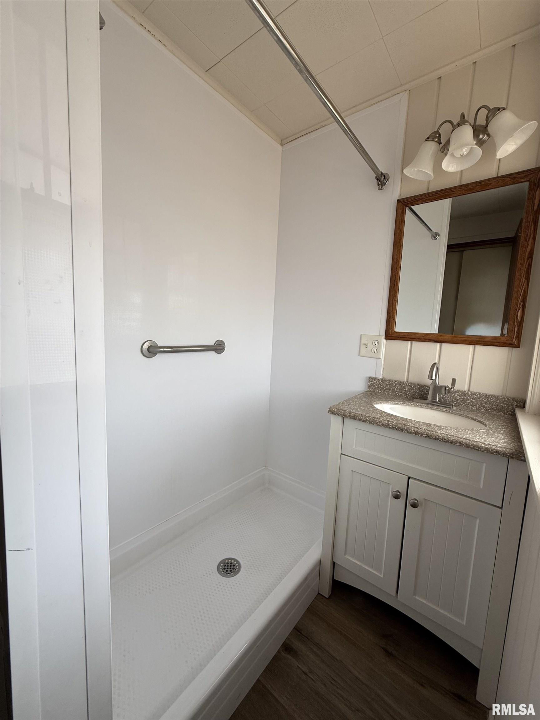 118 5th Street Silvis, IL 61282 - Photo 2 of 8