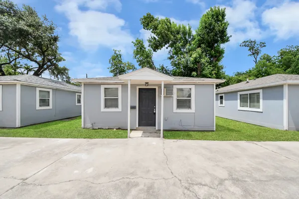 $1,200 | 3914 Hoffman Street, Unit B, Houston, TX 77026