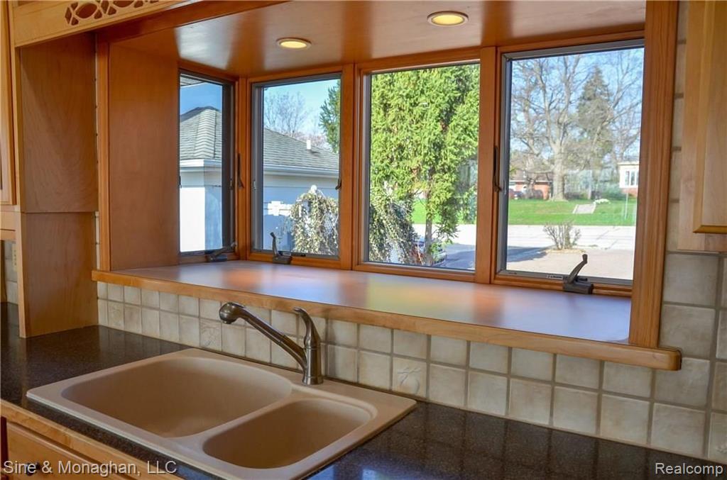 620 North Riverside Avenue St. Clair, MI 48079 - Photo 23 of 53