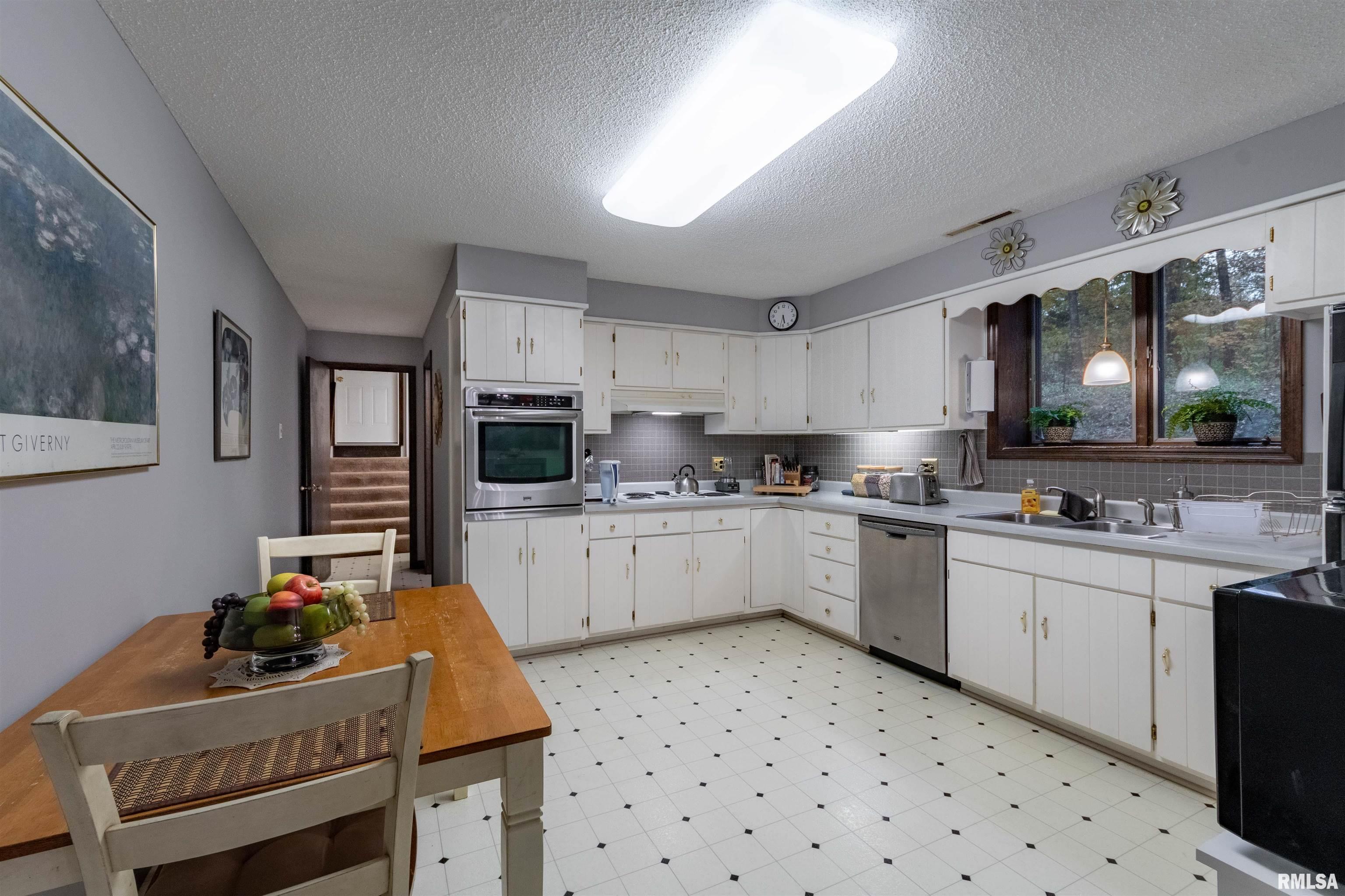 5521 Stonefort Road Creal Springs, IL 62922 - Photo 12 of 44 Gallery Image 12