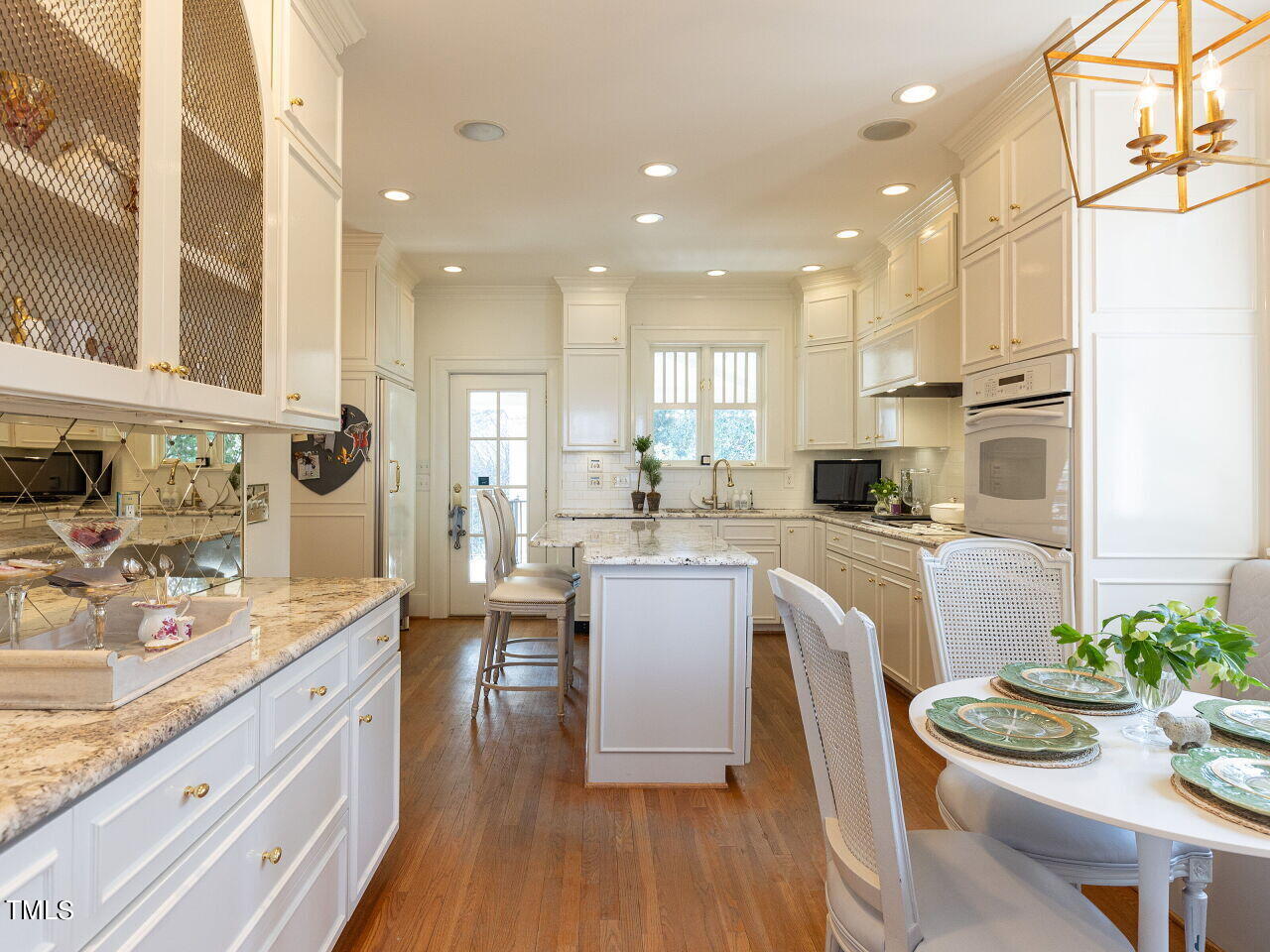 2607 Fairview Road Raleigh, NC 27608 - Photo 4 of 49 015-1280x960-breakfast-kitchen