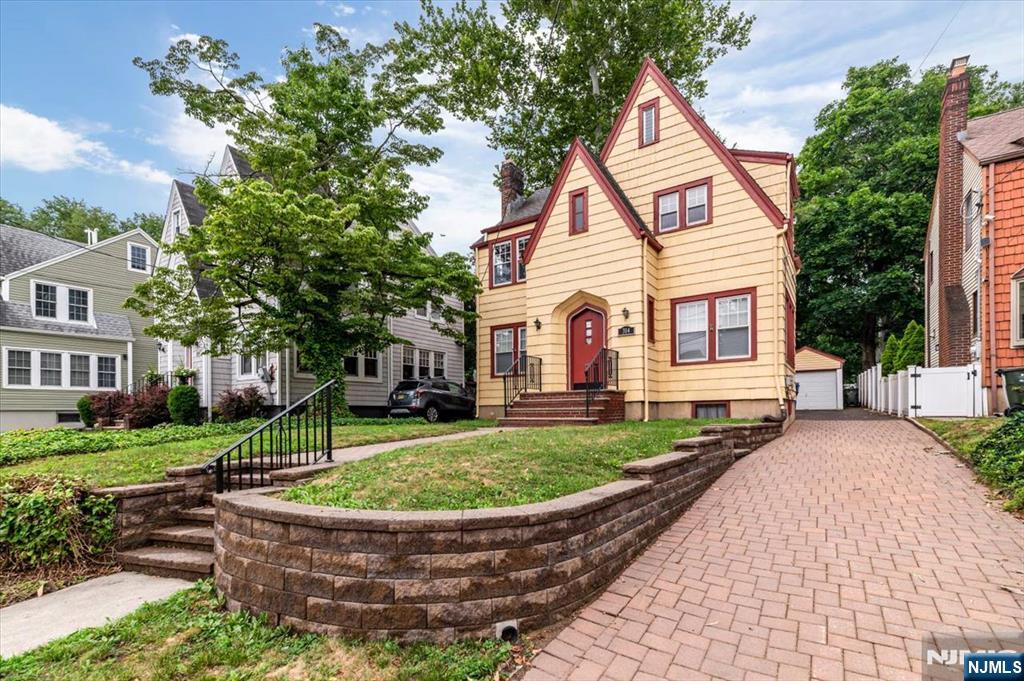 314 Mountain Way Rutherford, NJ 07070 - Photo 2 of 31