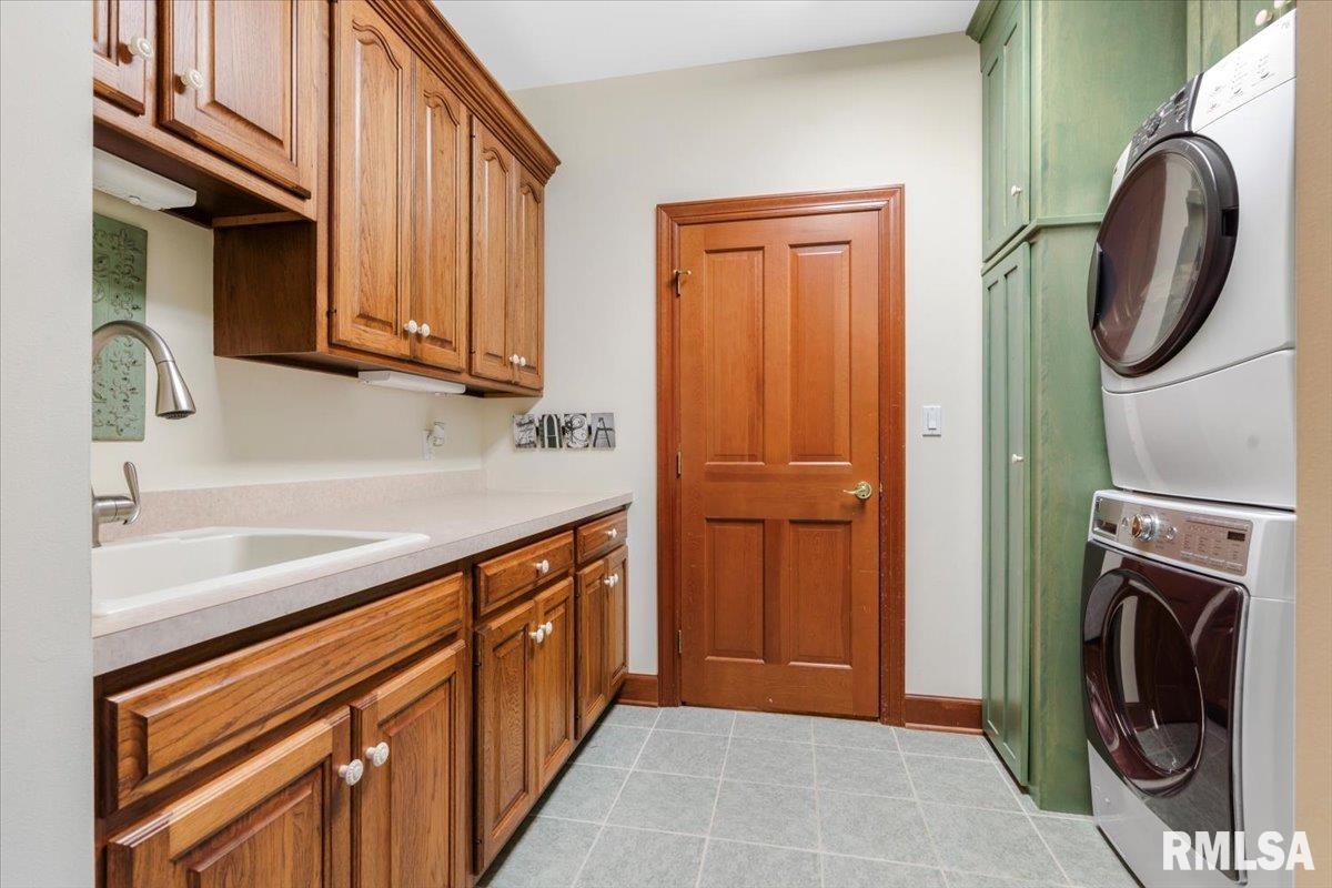 24 Georgetowne Road Sherman, IL 62684 - Photo 30 of 68 Gallery Image 30