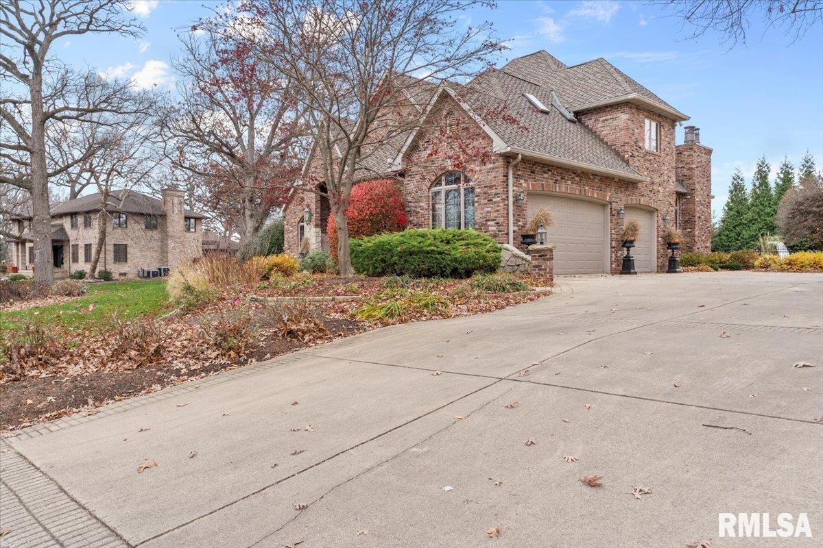 24 Georgetowne Road Sherman, IL 62684 - Photo 3 of 68 Gallery Image 3