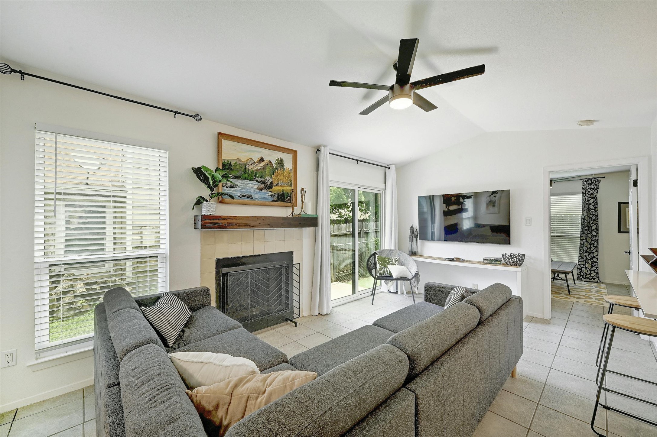 3605 Leafield Drive, Unit A Austin, TX 78749 - Photo 4 of 19