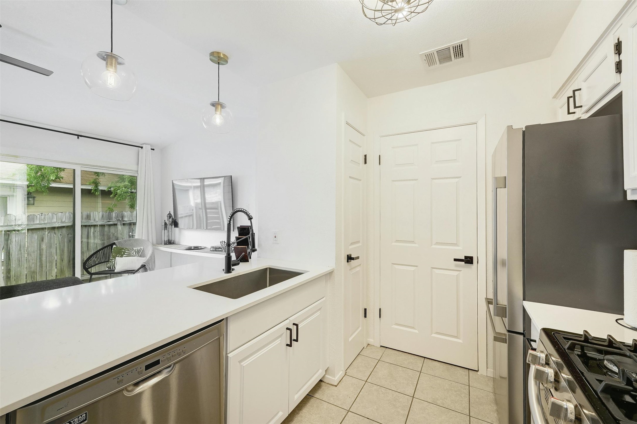 3605 Leafield Drive, Unit A Austin, TX 78749 - Photo 9 of 19