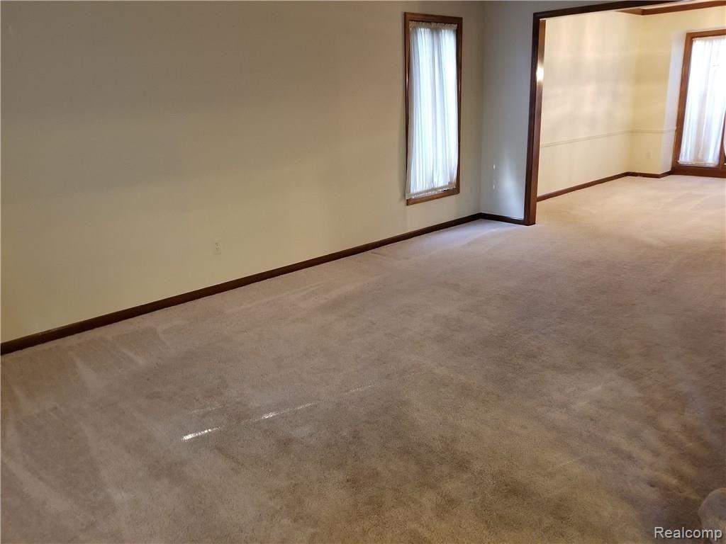 3120 Burlington Drive Rochester, MI 48306 - Photo 13 of 47