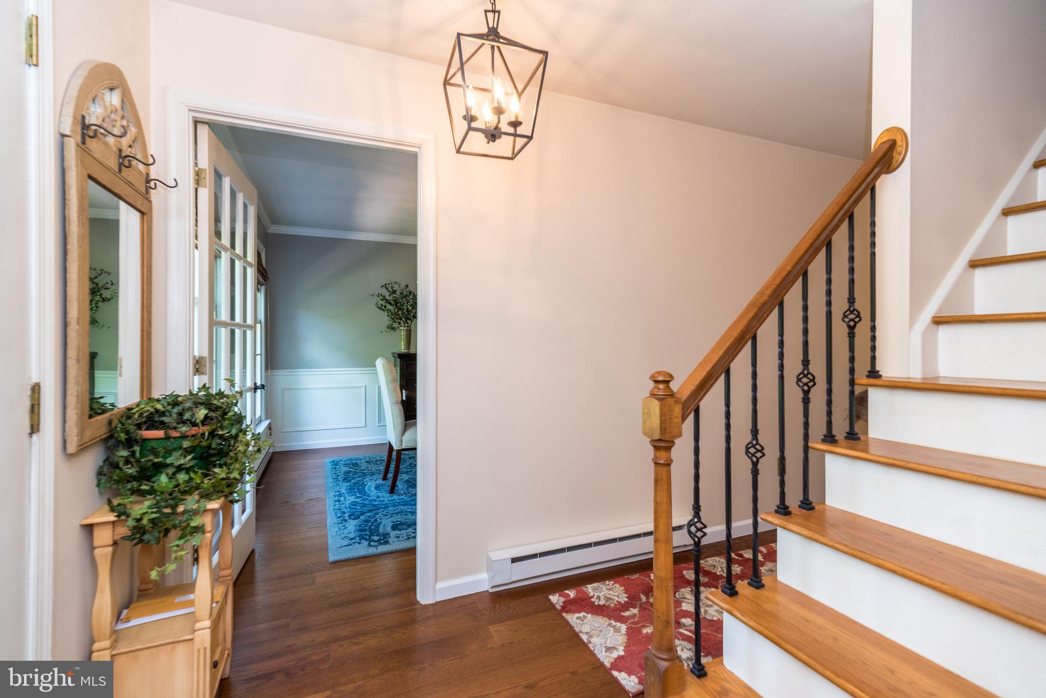 227 Knapp Road Lansdale, PA 19446 - Photo 4 of 41 Entrance to center hall