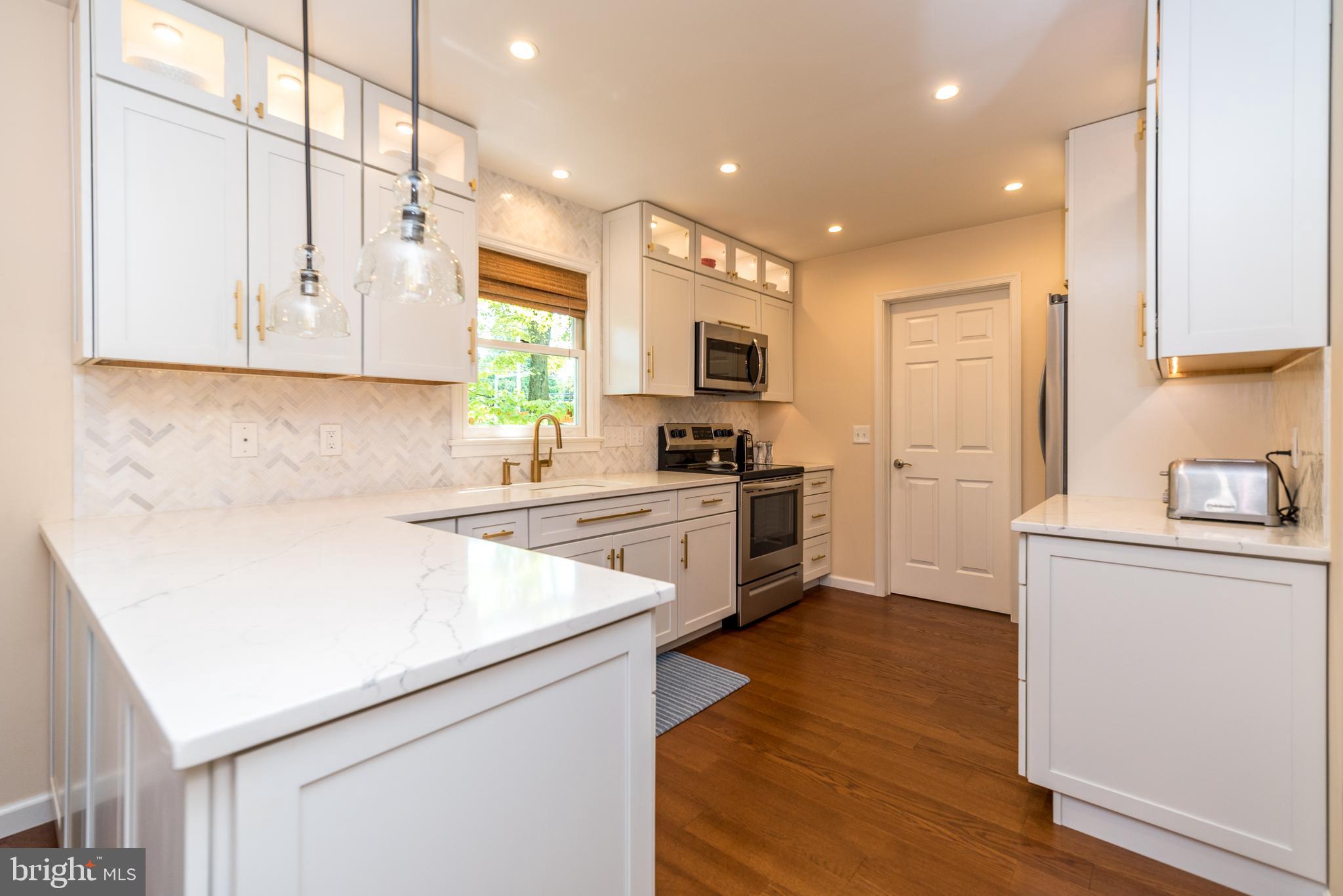 227 Knapp Road Lansdale, PA 19446 - Photo 7 of 41 Quartz countertops
