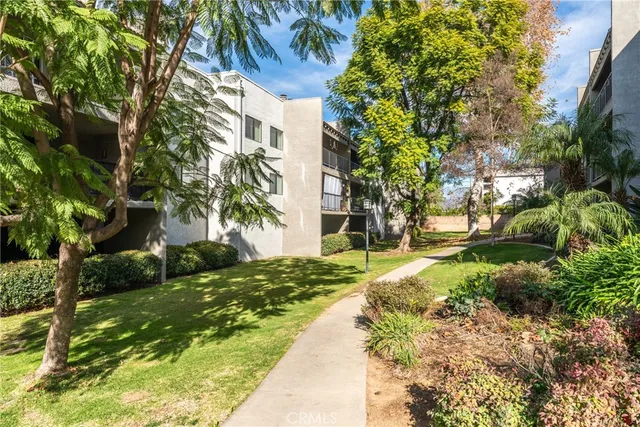 $415,000 | 254 East Fern Avenue, Unit 212, Redlands, CA 92373