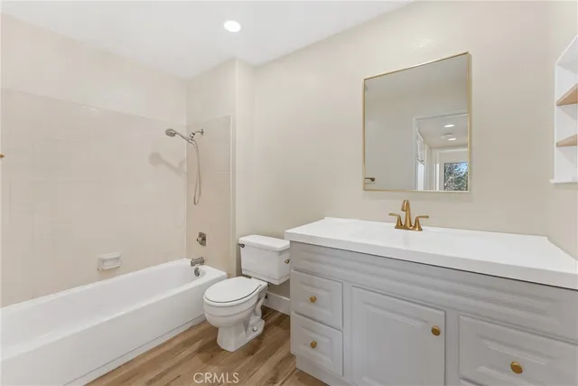 $415,000 | 254 East Fern Avenue, Unit 212, Redlands, CA 92373