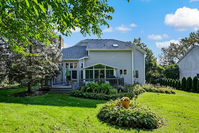 $750,000 | 8826 Carlisle Court, Darien, IL 60561