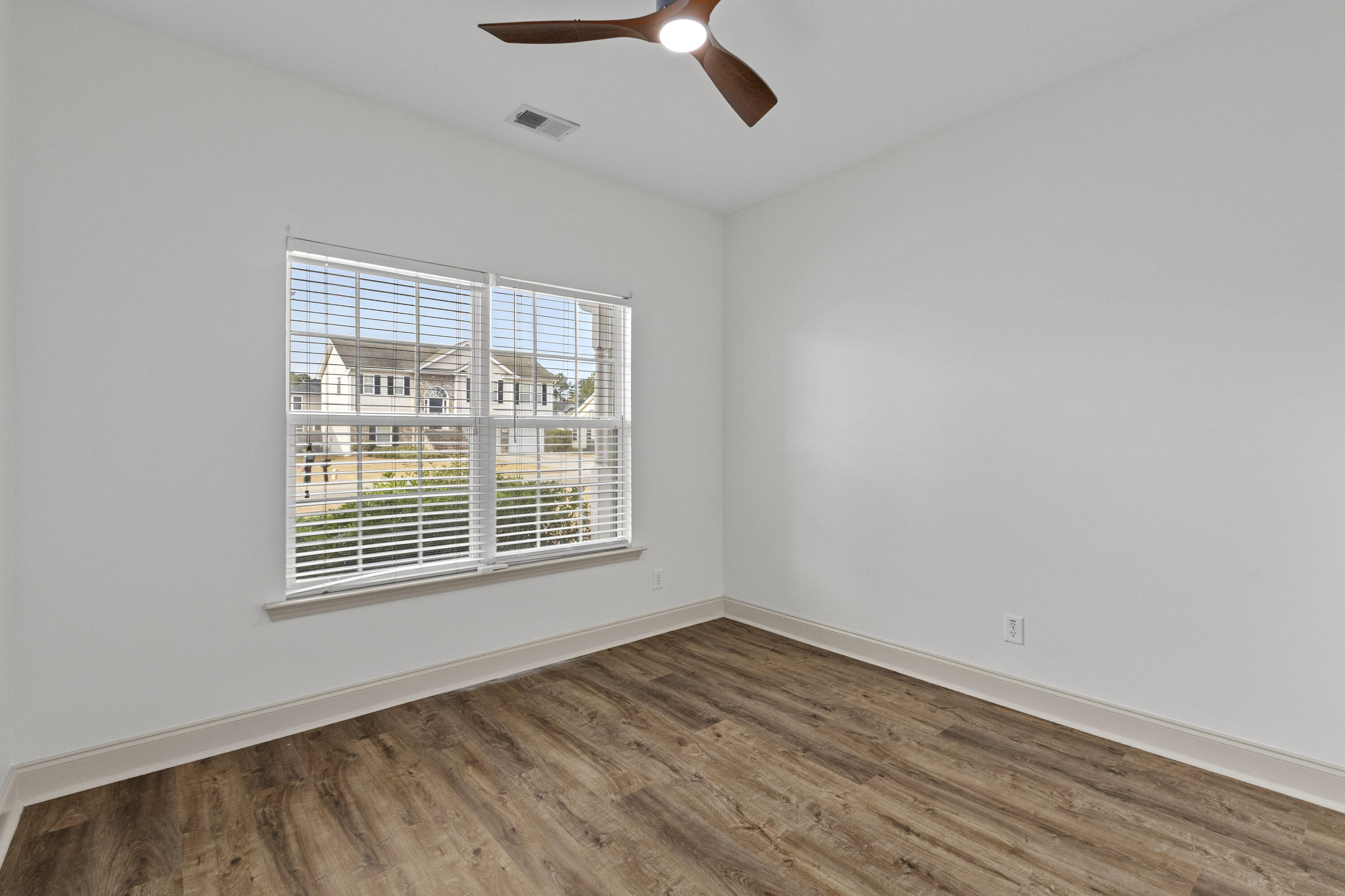 285 Westbrooke Road Summerville, SC 29486 - Photo 25 of 58 285WestbrookeRd-CasaVerdeMediaLLC22