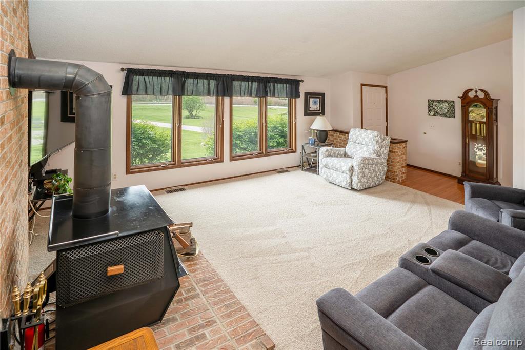 2725 Cooley Lake Road Highland, MI 48356 - Photo 19 of 63