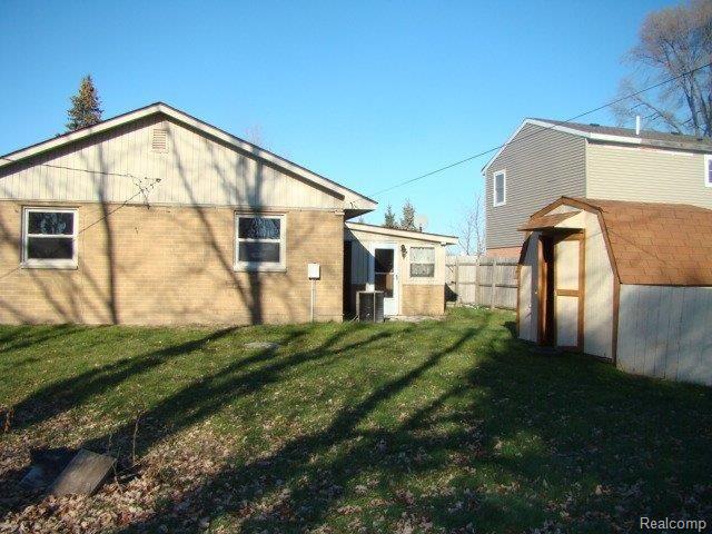 48651 Bemis Road Belleville, MI 48111 - Photo 4 of 12 31
