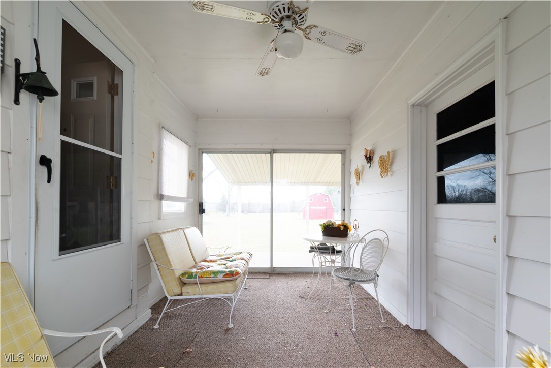 376 Johnson Plank Road Warren, OH 44481 - Photo 20 of 28 Sunroom featuring a ceiling fan