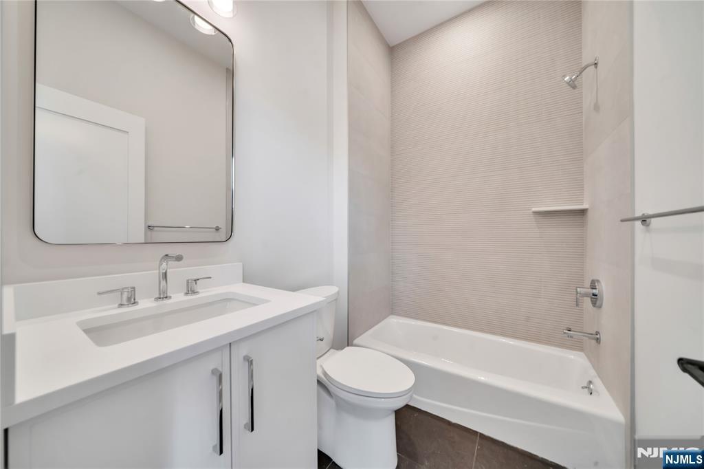 18 Williams Street, Unit A Garfield, NJ 07026 - Photo 23 of 40