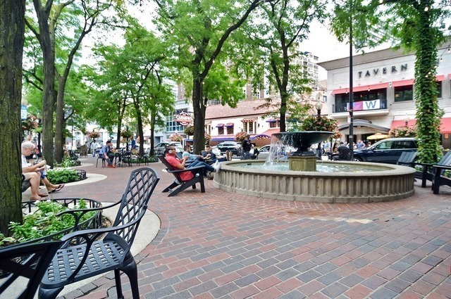 1030 North State Street, Unit 11G Chicago, IL 60610 - Photo 12 of 23 a view of a chairs and table in the patio