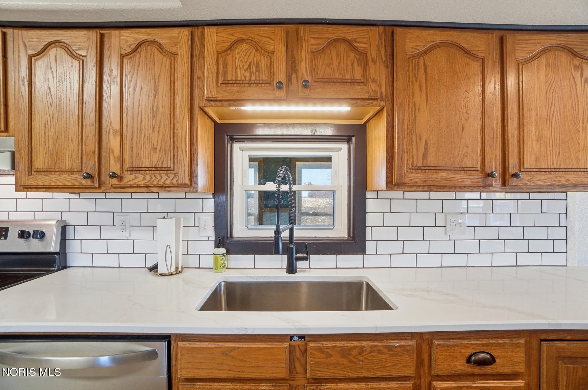 5675 Washburn Road Berkey, OH 43504 - Photo 22 of 92 099