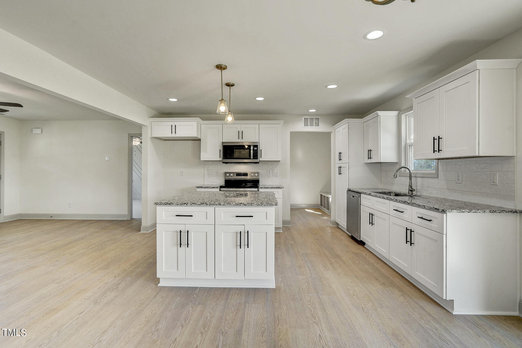 424 Wade Street Warsaw, NC 28398 - Photo 12 of 31 424 Wade St-18