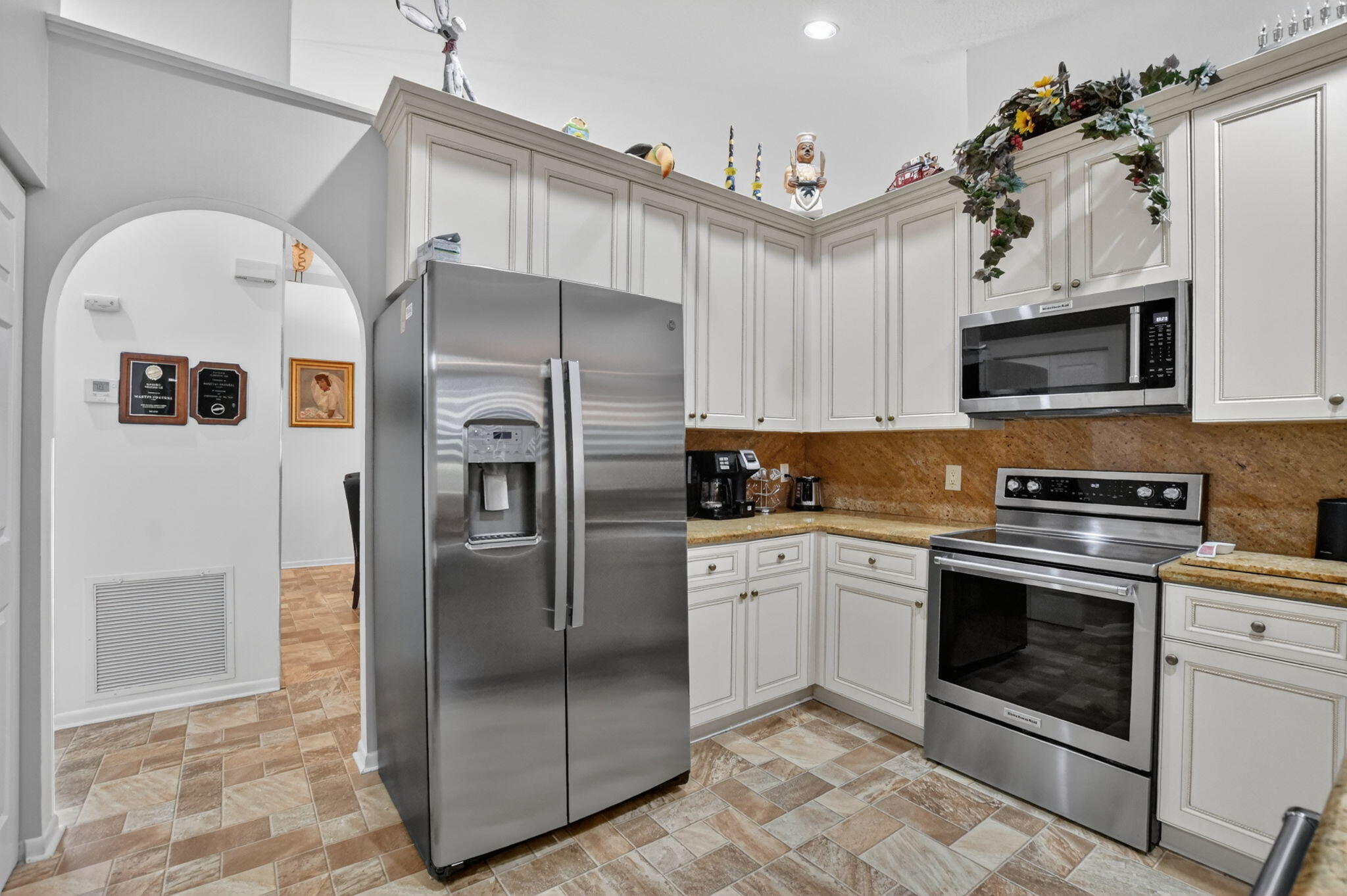 23478 Torre Circle Boca Raton, FL 33433 - Photo 11 of 44 Kitchen