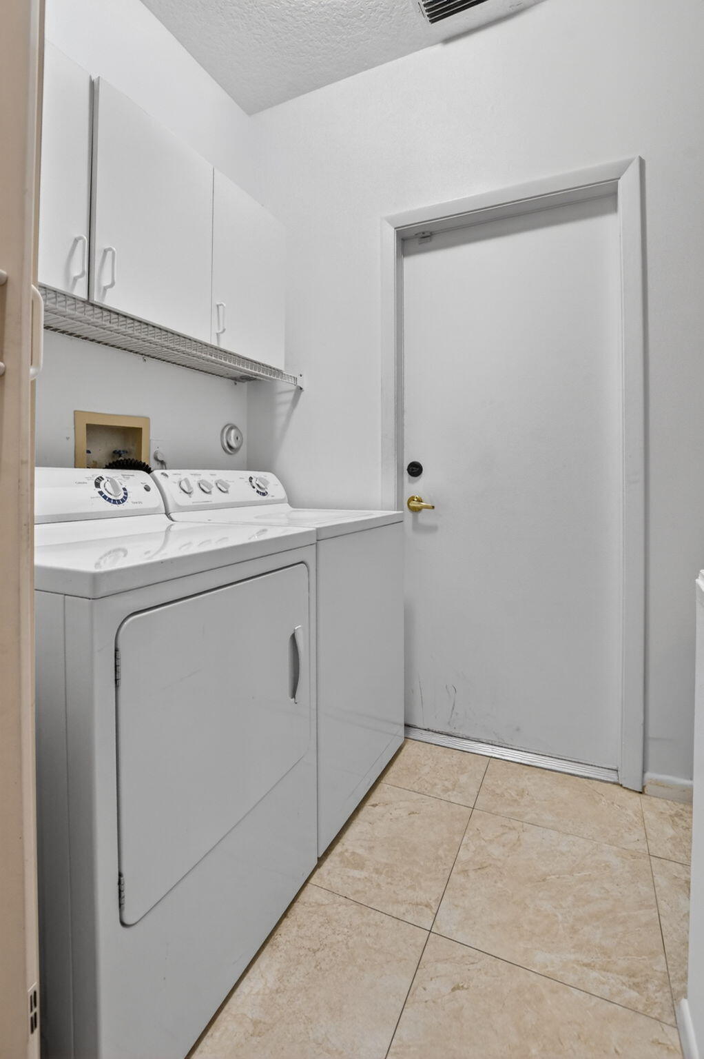 23478 Torre Circle Boca Raton, FL 33433 - Photo 29 of 44 Laundry room