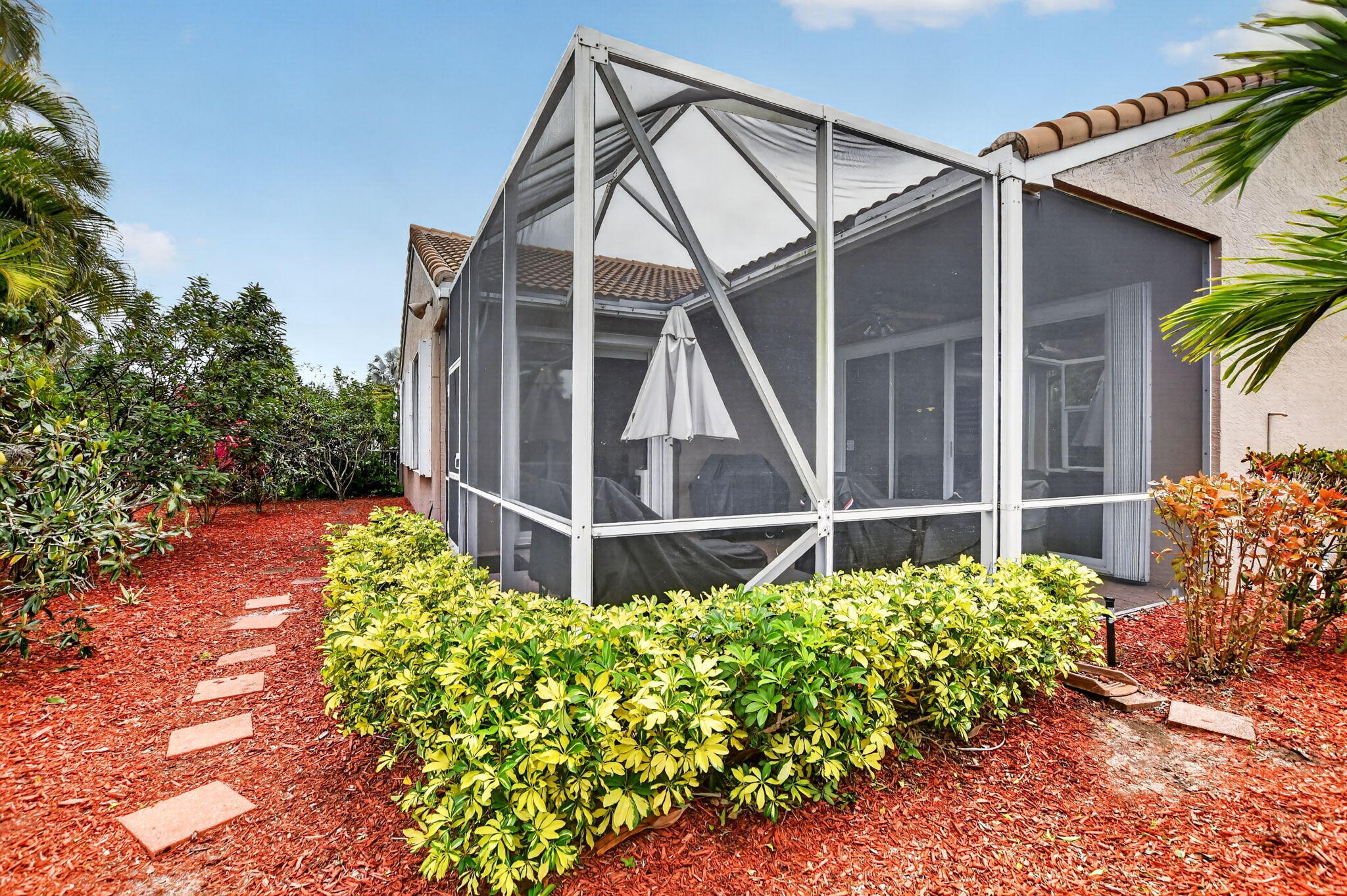 23478 Torre Circle Boca Raton, FL 33433 - Photo 34 of 44 backyard and sideyard