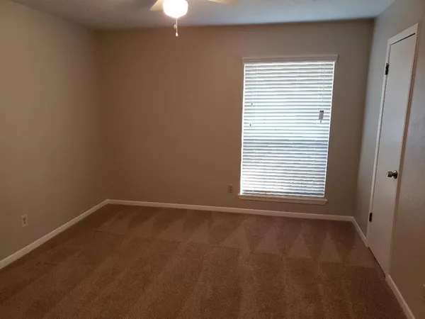 $2,150 | 2706 Lufkin Lane, Deer Park, TX 77536