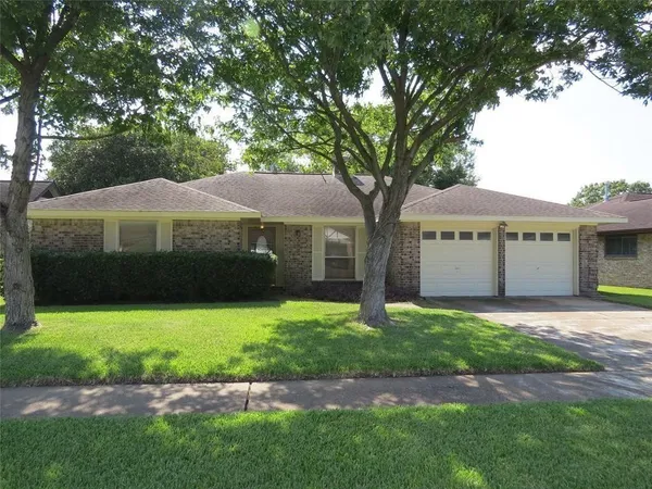 $2,150 | 2706 Lufkin Lane, Deer Park, TX 77536