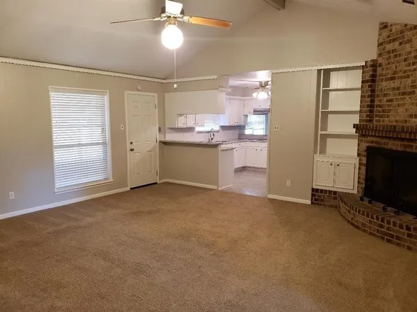 $2,150 | 2706 Lufkin Lane, Deer Park, TX 77536