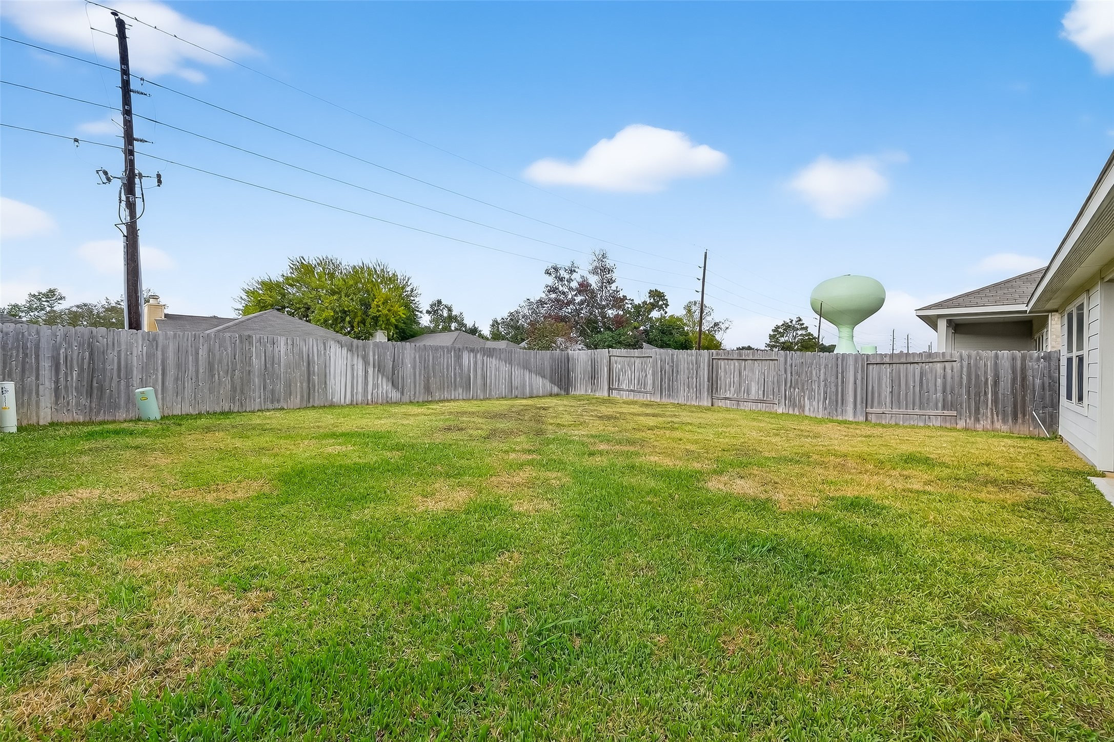 23511 Treeline Bluff Trail Spring Spring, TX 77373 - Photo 32 of 41 a view of a backyard