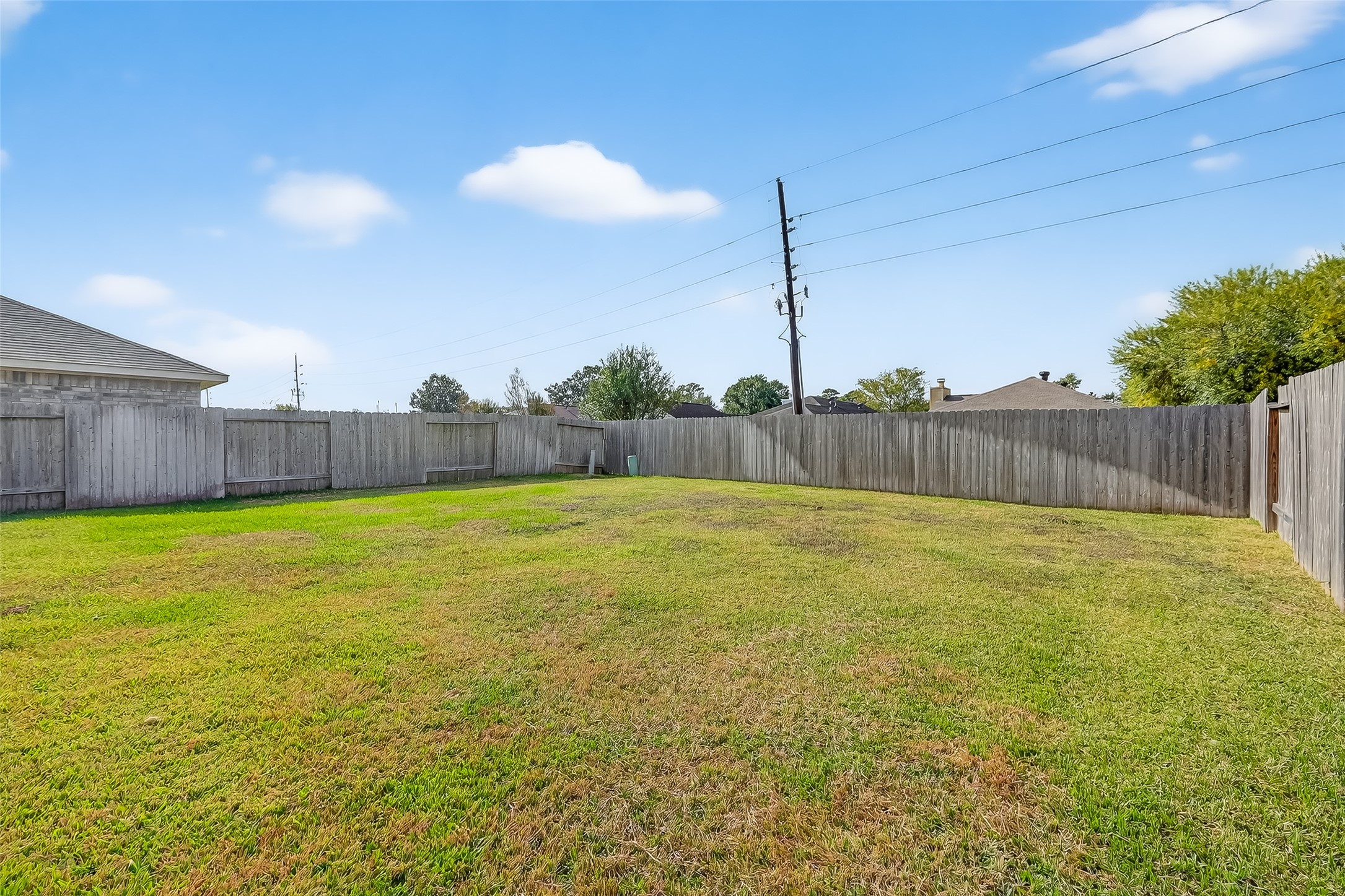 23511 Treeline Bluff Trail Spring Spring, TX 77373 - Photo 35 of 41 a view of a swimming pool