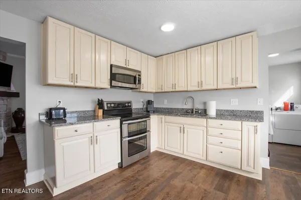 $625,000 | 508 East Central Avenue, La Follette, TN 37766