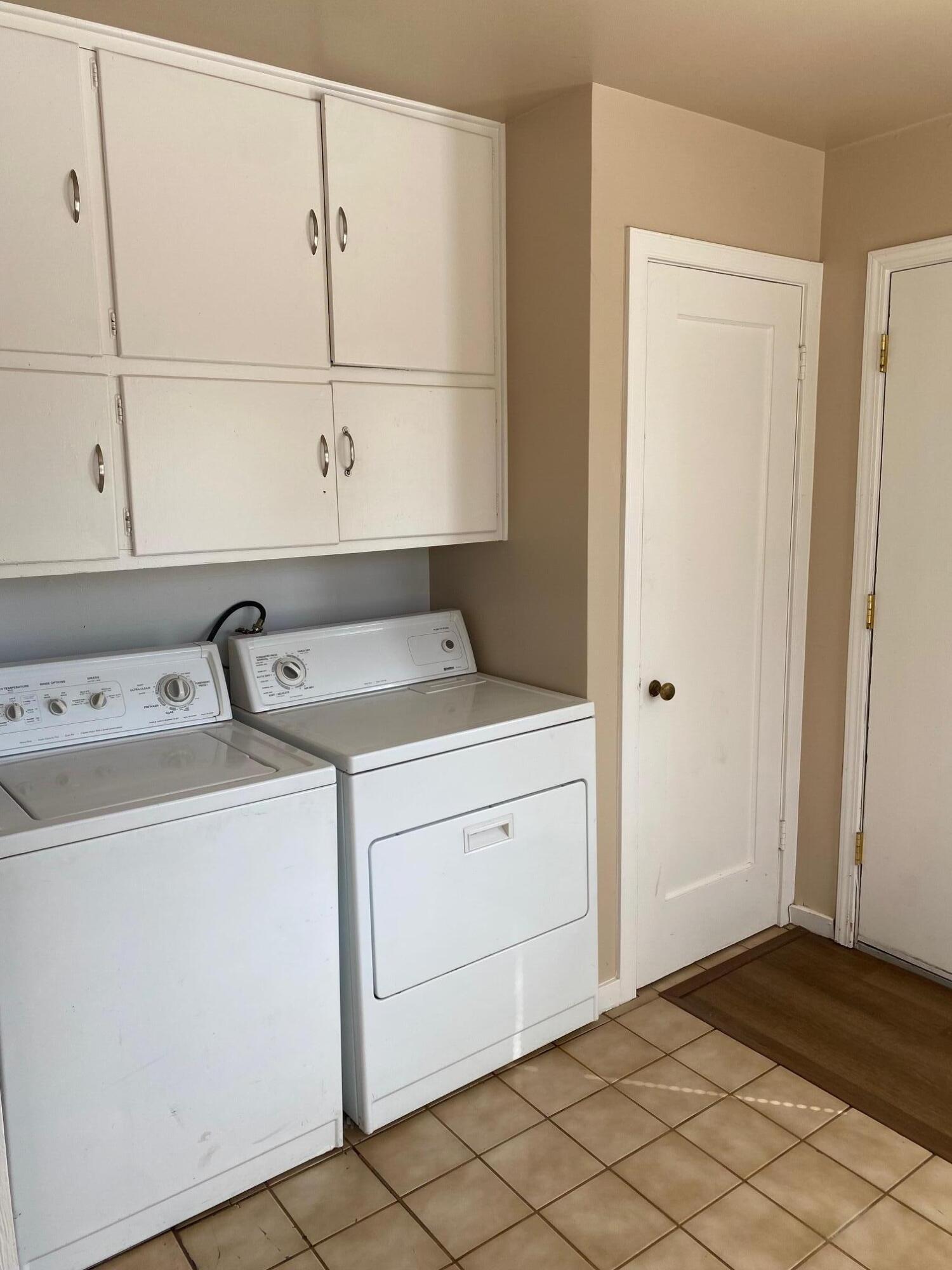 1410 Miller Way Red Bluff, CA 96080 - Photo 17 of 22 a room with a sink and a mirror