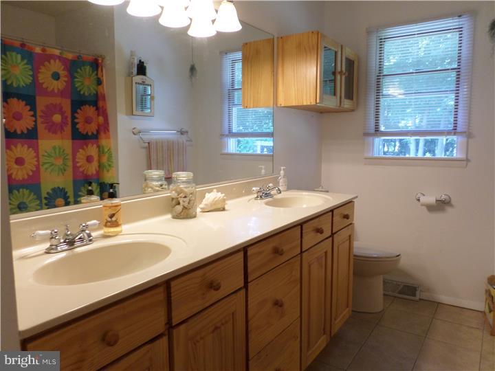895 Dyke Branch Road Dover, DE 19901 - Photo 15 of 25 Bathroom