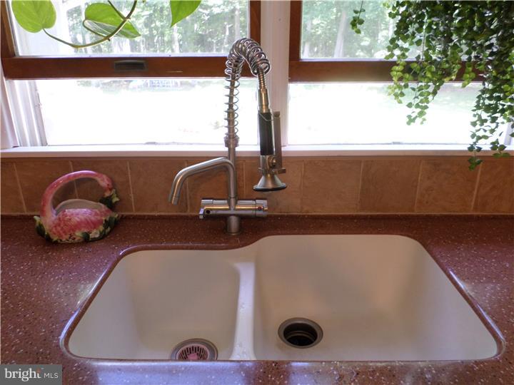 895 Dyke Branch Road Dover, DE 19901 - Photo 9 of 25 Kitchen
