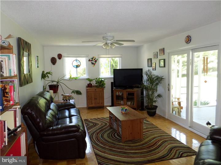 895 Dyke Branch Road Dover, DE 19901 - Photo 10 of 25 Family Room