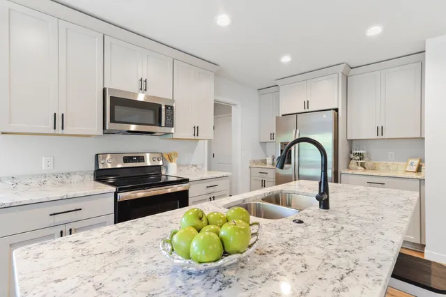 $479,900 | 352 Dahlia, Unit 36, Stoughton, WI 53589