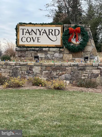 a sign that is on the side of a building