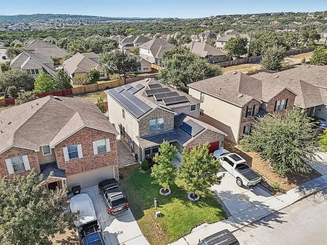 $369,990 | 27341 Paraiso Manor, Boerne, TX 78015