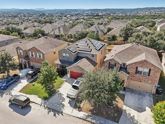 $369,990 | 27341 Paraiso Manor, Boerne, TX 78015