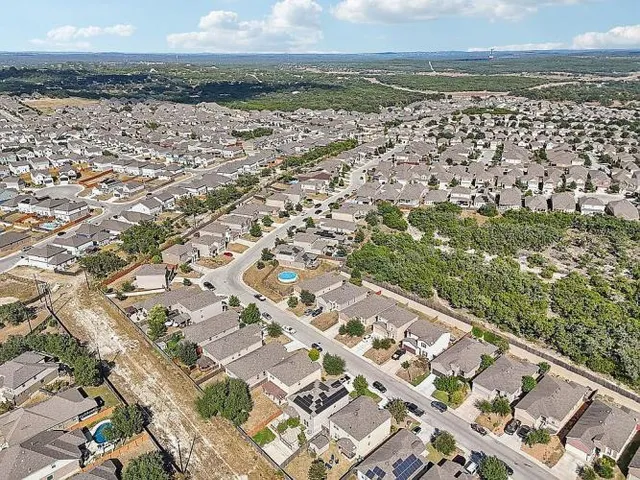 $369,990 | 27341 Paraiso Manor, Boerne, TX 78015