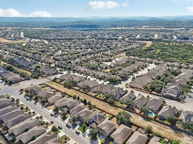 $369,990 | 27341 Paraiso Manor, Boerne, TX 78015