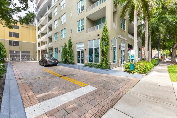 $3,300 | 3180 Southwest 22nd Terrace, Unit 701, Miami, FL 33145