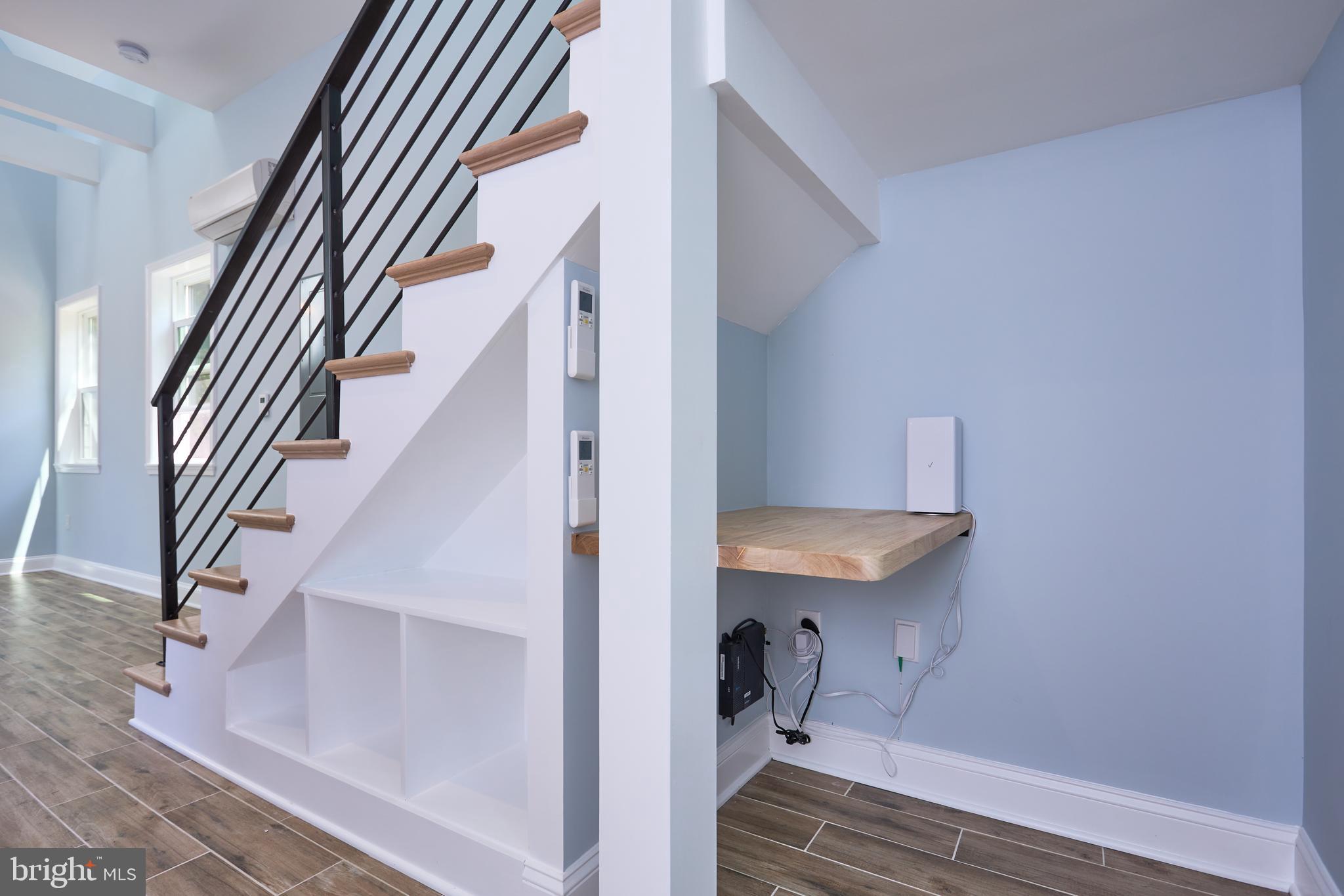 2810 South Arlington Ridge Road, Unit B Arlington, VA 22206 - Photo 11 of 20 Desk